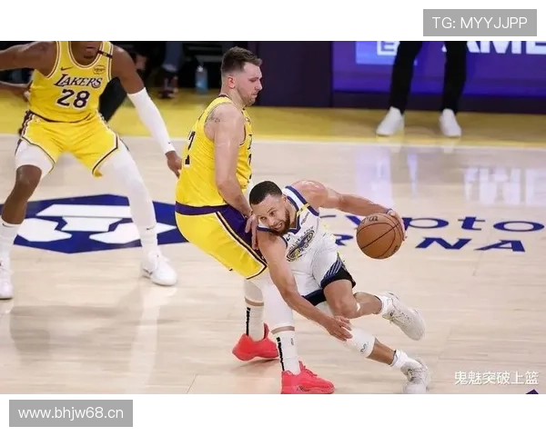 NBA赛后焦点：詹姆斯带领湖人逆转战胜勇士，库里三分未能绝杀 - 副本 (2) - 副本